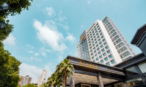 Maple Leaf Garden Hotel