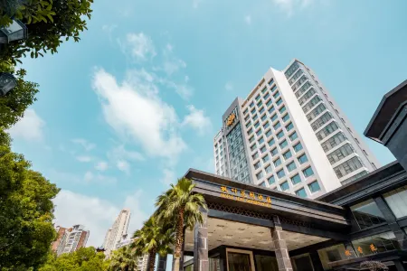 Maple Leaf Garden Hotel