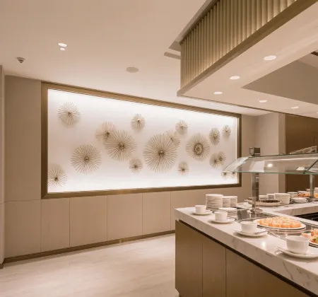 Urban Garden Hotel (Yining Shanghai City Railway Station) Отели рядом со станцией Yining Railway Station