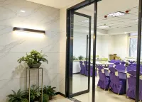 Laughingguagua Electrical Sports Hotel (Zhenjiang Railway Station North Square Branch)