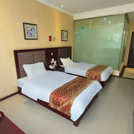 Longxiang Business Hotel