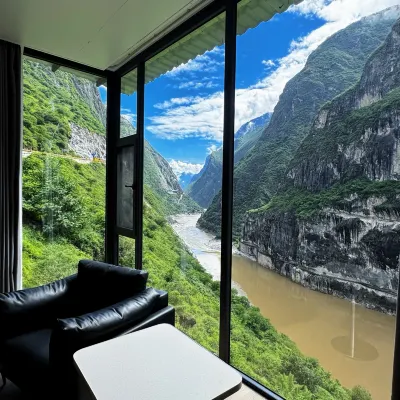 Tiger Leaping Gorge Cliff Homestay Hotel berhampiran Shangri-La Tiger Leaping Gorge