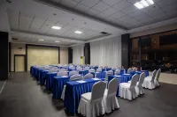 Huayi Resort Hotel (Chaozhou Ancient City‑Paifang Street Branch) - Parkplatz