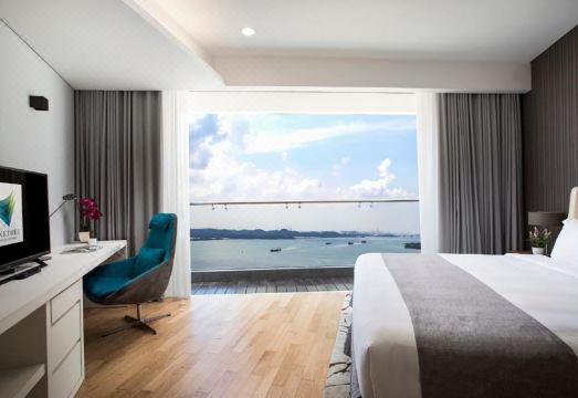 파인트리 마리나 리조트 수영장