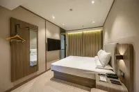 HanTing 호텔(길림 기차역 서광장) 지린 호텔