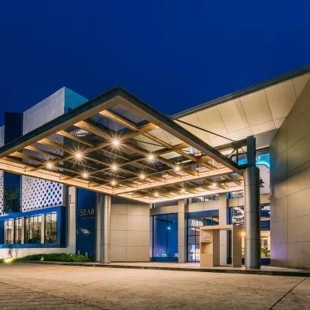 Seabed Grand Hotel Phuket Отели рядом с достопримечательностью «Школа Dowroongwittaya»
