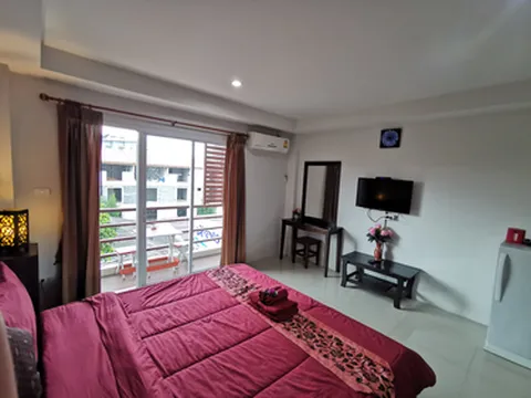 รูปภาพของต้นทะเลโฮเทล บางแสน