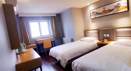 Super 8 Hotel (Liujiayao Metro Station)