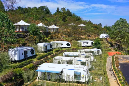 Rezen Retreat tianqiao xianju  Xianju (Jishou Aizhai Bridge Branch) Отели рядом с достопримечательностью «Aizhai Wonders Tourist Area»