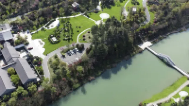 โรงแรมเหออี้ พื้นที่ทะเลสาบสเลนเดอร์เวสต์ วิทยาลัยแพทย์แห่งชาติ หยางโจว