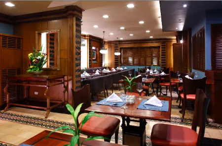 Herald Suites Solana Отели рядом с достопримечательностью «The Linear Makati Tower 2»