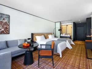 Lailu Minshan Hotel