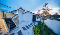 Furong Town Momuqiu Light Luxury High-end View B&B Hotels near Furong Town Waterfall