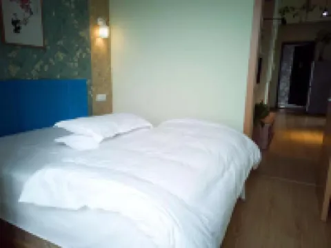Hongye Hostel