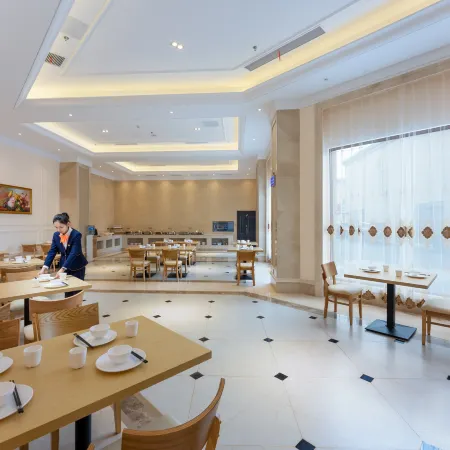 Vienna International Hotel Nanxian nongbo City store