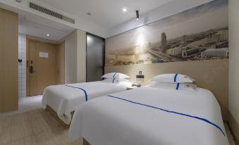 Yipple Hatt Hotel (Ningbo Luomeng Universal Park Yintai City Branch)