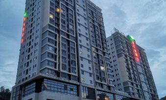 Qingyuan My Apartment (Zhongshan Park Century Hui Branch) - Housity