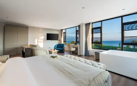 Xiyunkai Designer Seaview Inn.