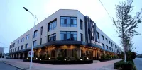 Luyating Garden Hotel (Xiongan New District Rongcheng Gymnasium) Hotel dekat Rongcheng Station