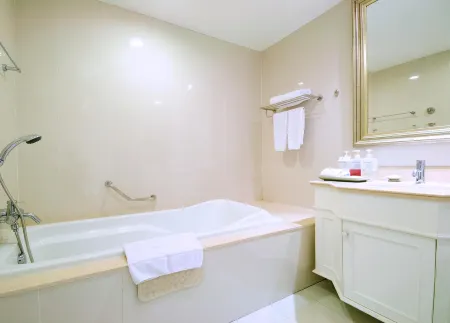 Centre Point Plus Hotel Silom