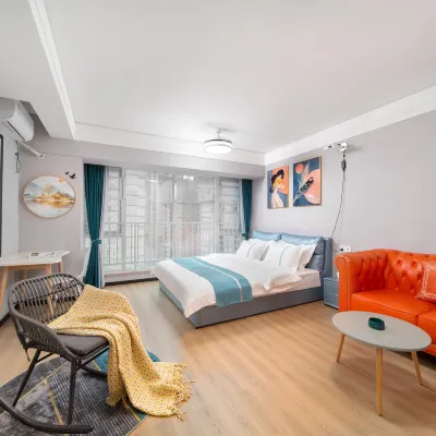 Shangyuan Boutique Stay Movie Apartment (Zhongjiacun Subway Station Guiyuan Temple) Hotels near Guiyuan Temple