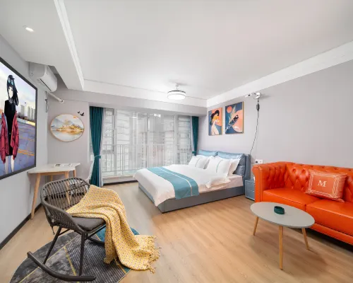 Shangyuan Boutique Stay Movie Apartment (Zhongjiacun Subway Station Guiyuan Temple) Hotels near Guiyuan Temple