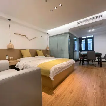 Linshui Qingfeng Xiaozhu Hotel