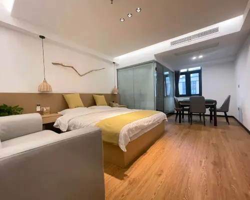 Linshui Qingfeng Xiaozhu Hotel فنادق في لينشوي