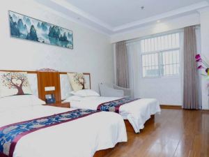 Huamei Holiday Hotel