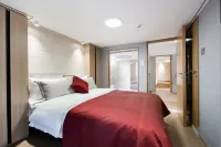 Shenzhen Kaimeiyue Hotel International Holiday Apartment (Shangmeilin Subway Station Branch)