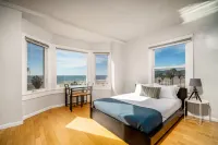 Air Venice on the Beach Hotels near 1921 State Theater