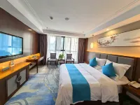 Yuecheng Hotel (Lichuan Tenglong Cave Visitor Center Branch) - balcony
