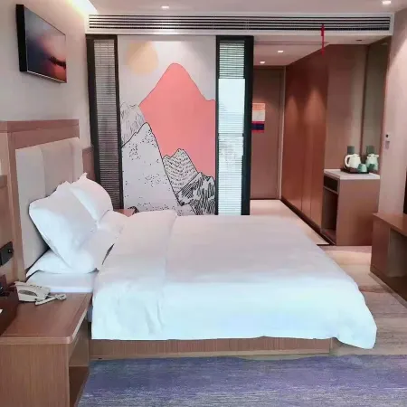 Honghu Shengtai Hotel