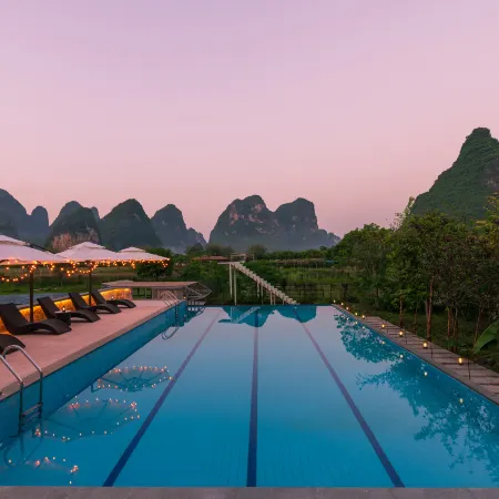 Moon Villa (Yangshu Ten-mile Gallery Yulong River)