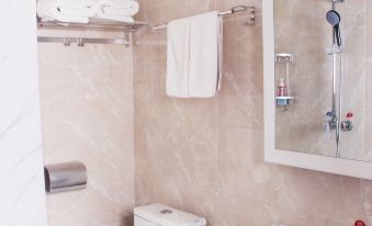 Kelining Chain Hotel(Luozhuang Baoli Wealth Plaza Store)
