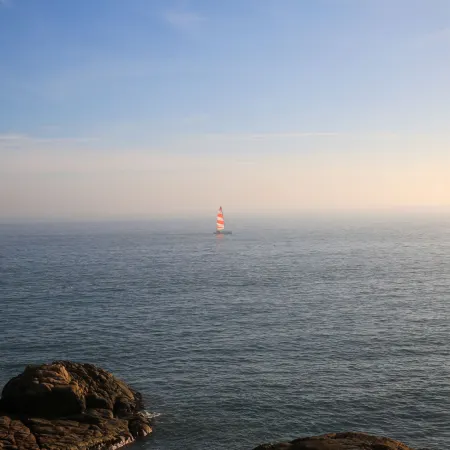 Dongshan Bay Man Scenic Apartment (Nanmen Bay)