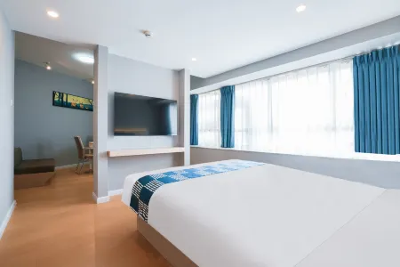 Aifeel Hotel (Dali Taiye International Plaza)