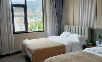 Shiping Qingfeng Lake Boutique B&B