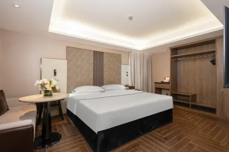 Metropolo Xi'an Bell Tower Dachaishi Subway Station Hotel
