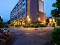 Yingjiuhong Black Tea Theme Hotel Hotels near Yingde Xianqiao Underground River