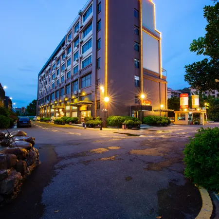 Yingjiuhong Black Tea Theme Hotel