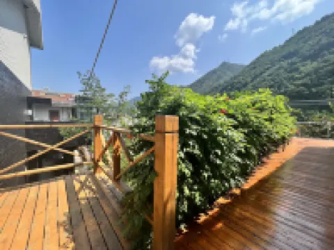 Qinling Apartment Hotels in Foping County