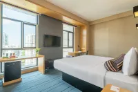 Yancheng Baolong Yiyue Select Hotel