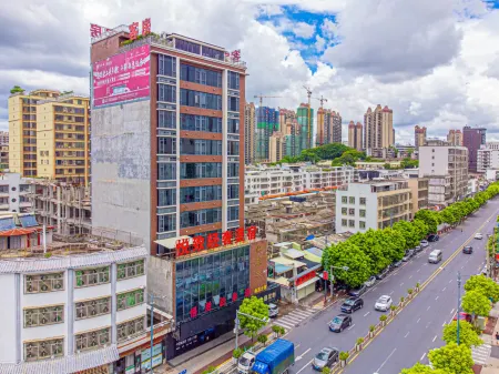 Jieyang Joy Light Luxury Hotel Отели рядом с достопримечательностью «Jiedong People's Square»