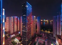 June Scenic Hotel (Wuhan Greenland International Financial City Wuchang Riverside Park) Hotels in 
