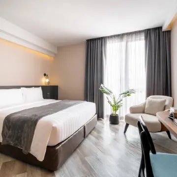 Seekers Finders Rama IV Hotel SureStay Collection by BW Отели рядом с достопримечательностью «Станция метро Лумпини»