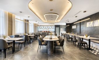 Home Inn Select Hotel (Rongcheng Chengshan Avenue Sakura Lake Park)