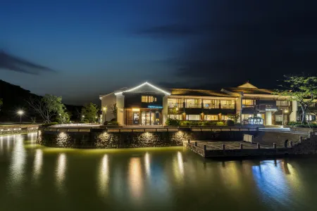 X Home B&B Отели рядом с достопримечательностью «Huangcheng Beach»