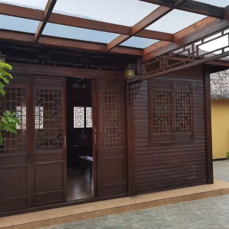 Lvchun Green East Business Hotel