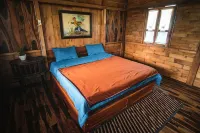 Singgasana Villas & Resto Hotel di Kertek